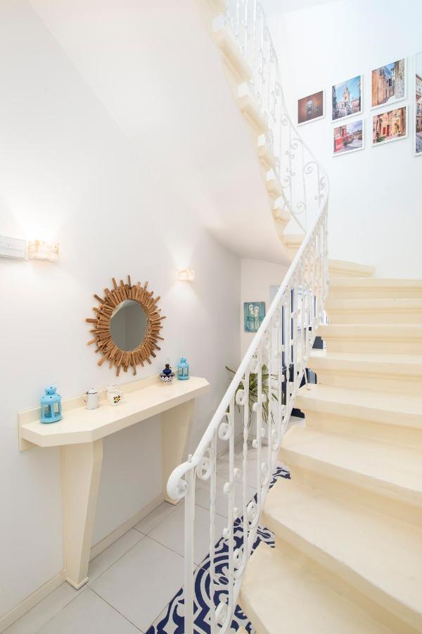 Chic, Stylish Traditional Townhouse With Terrace - Σεντ Πόλς Μπέι Εξωτερικό φωτογραφία